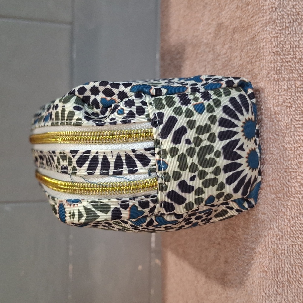 Cosmetic Pouch - Picture 5 of 9